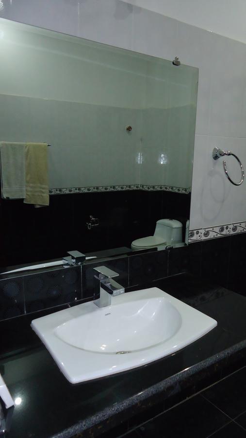 Midway Hotel & Restaurant Sadiqabad Exteriör bild