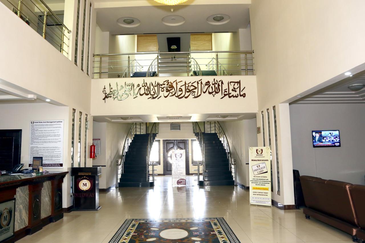 Midway Hotel & Restaurant Sadiqabad Exteriör bild