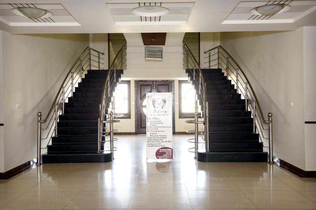 Midway Hotel & Restaurant Sadiqabad Exteriör bild